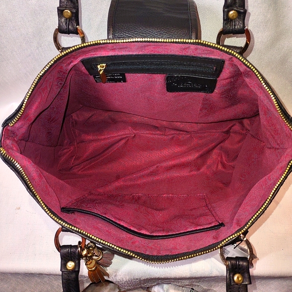 AngeLozano Flora Engraved Leather Tote with Floral Loom - Picture 9 of 16